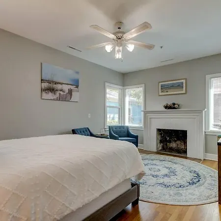 Light & Bright! Quaint Downtown Dunedin Bungalow! Exterior photo