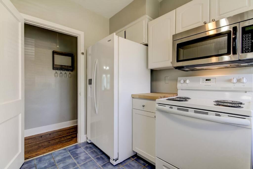 Apartment Light & Bright! Quaint Downtown Bungalow! Dunedin